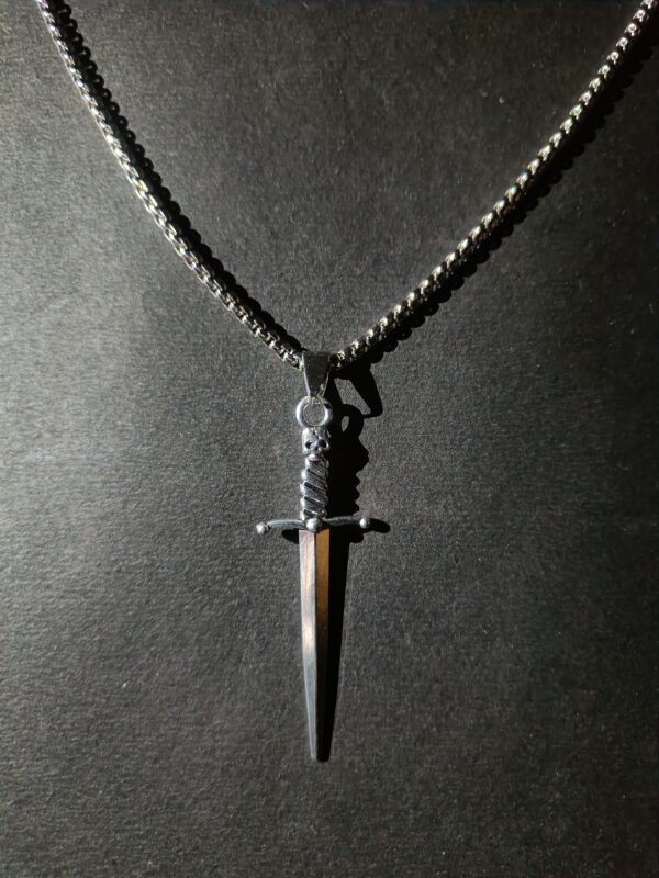 Nightsunder Sword - Image 3
